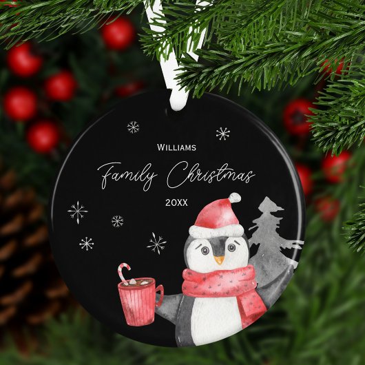 Cute Penguin Kerstmis met familienaam en Jaar Ornament