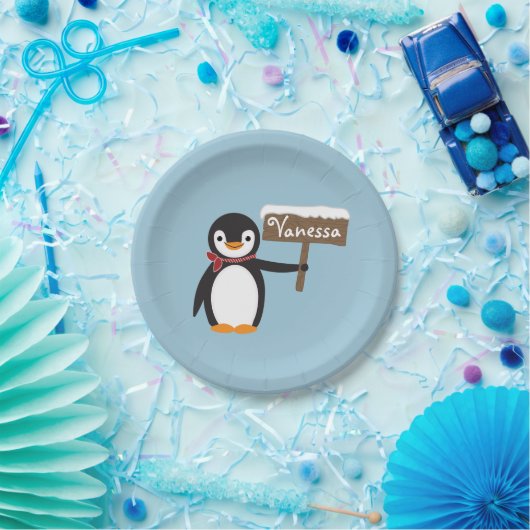 Cute Penguin met Scarf & Wooden Sign Papieren Bordje (Feest)