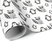 Cute Penguin Racoon Buddies Baby Gift Cadeaupapier (Rol Hoek)