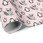 Cute Penguin Racoon Buddies Baby Gift Pink Cadeaupapier (Rol Hoek)