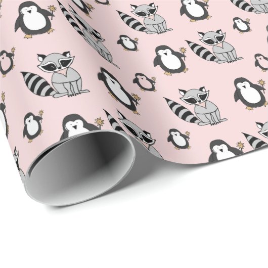 Cute Penguin Racoon Buddies Baby Gift Pink Cadeaupapier (Rol Hoek)