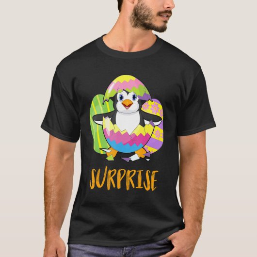 Cute Penguin Surprise with Eggs Coloful Happy East T-shirt (Voorkant)