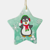 Cute Penguin Throwing Snowballen Kerstmis Keramisch Ornament (Rechts)