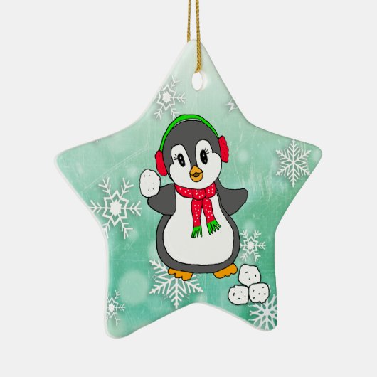 Cute Penguin Throwing Snowballen Kerstmis Keramisch Ornament (Rechts)