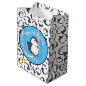 Cute Penguin Winter Kids Birthday Party Medium Cadeauzakje (Achterkant Gekanteld)