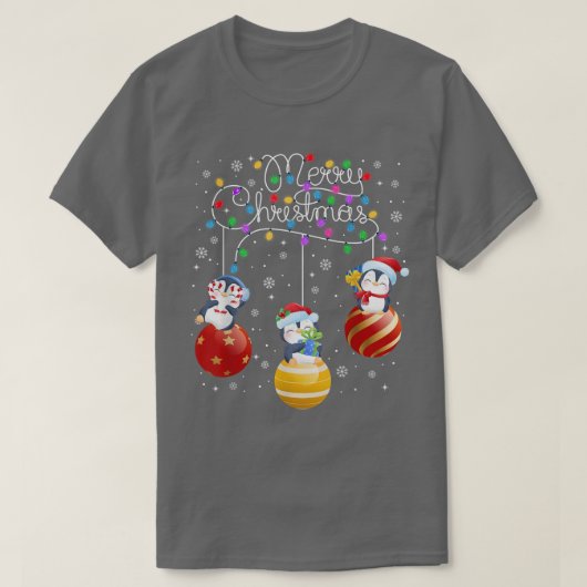 Cute Penguins Merry Kerstlights Ornaments Bal T-shirt (Design voorkant)