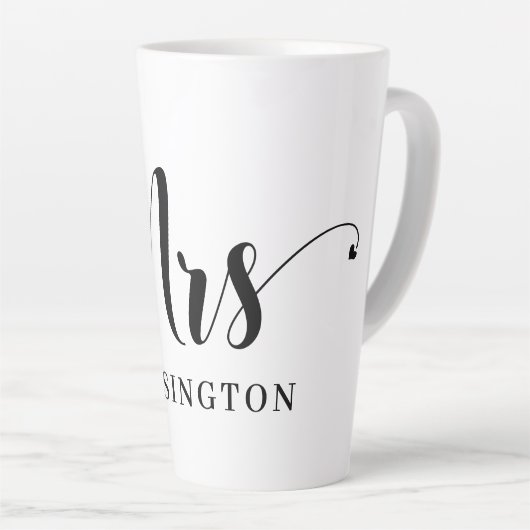 Cute Personalized Mrs Pas getrouwd Typography Latte Mok (Rechterhoek)