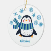 Cute Personalized Penguin Blue Snowflake Kerstmis Keramisch Ornament (Links)