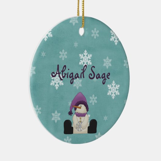 Cute Personalized Snowman in Bossen Kerstmis Keramisch Ornament (Rechts)