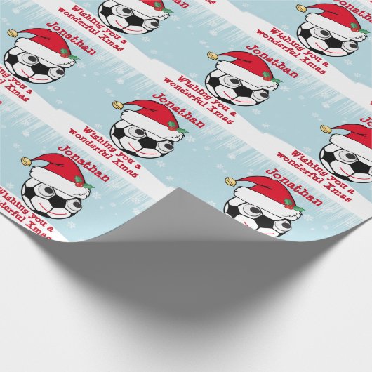 Cute Personalized Xmas Soccerball Cadeaupapier (Hoek)
