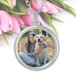 Cute Pet Hondenliefhebber Persoonlijke foto Zilver Vergulden Ketting<br><div class="desc">Nu kunt u uw beste vriend met u hebben waar u ook gaat met dit ketting van de de huishondenfoto's. Aanpassen met je favoriete foto! Een moet hebben voor elke hond moeder, hondenliefhebber en alle dierenliefhebbers. COPYRIGHT © 2020 Judy Burrows, Black Dog Art - Alle rechten voorbehouden. Cute Pet Hondenliefhebber...</div>