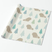 Cute Pine Trees en een bruin Beer Prettige feestda Cadeaupapier (Uitgerold)