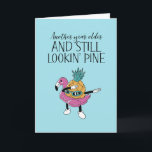 Cute Pineapple Fruit Pun Funny Birthday Kaart<br><div class="desc">Grappig en schattig verjaardagskaart voor degenen die van puns en humor houden. Ideaal om je vrienden en familie geluk te wensen met hun verjaardag. Bezoek onze winkel voor meer collectie met verjaardagskaarten. Je zult iets coole,  humoristische en soms sarcastische verjaardagskaarten vinden voor je speciale iemand.</div>