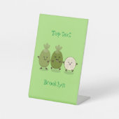 Cute pineapple guava feijoa cartoon reclamebord met voetstuk (Voorkant)