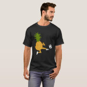 Cute Pineapple Kicking Ironic Summer Fruits T-shirt (Voorkant volledig)