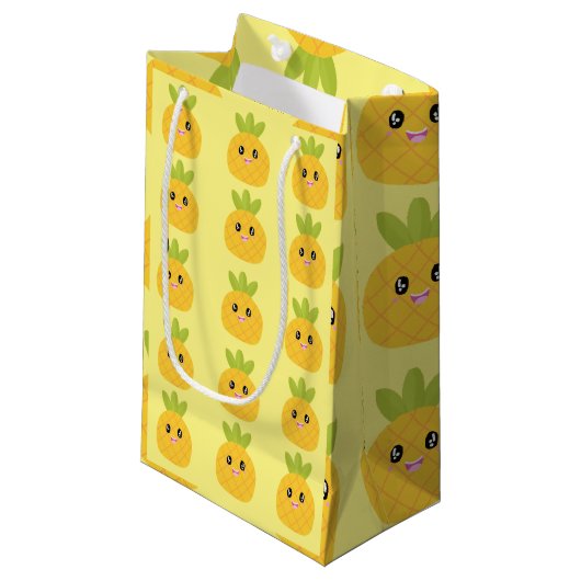 Cute Pineapple Klein Cadeauzakje (Voorkant Gekanteld)