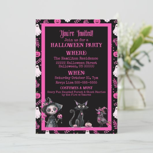 Cute Pink Black White Halloween Party Invitation Kaart (Staand voorkant)