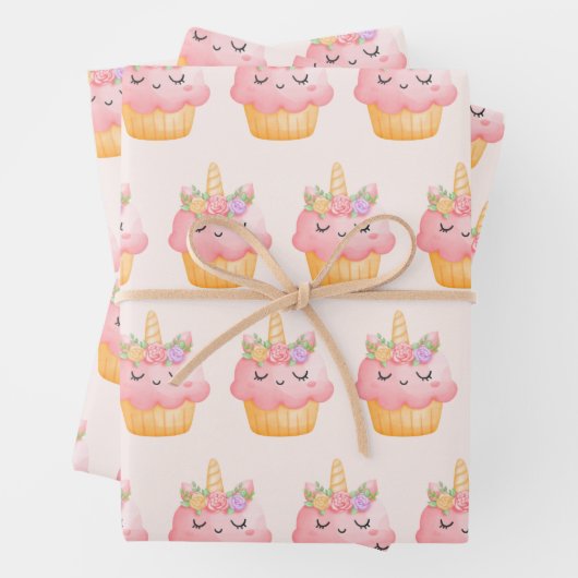 Cute Pink Cupcake Unicorn met Rozen Patroon Inpakpapier Vel (In situ)