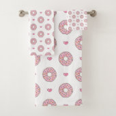 Cute Pink Donut and Hearts Pattern Bad Handdoek (Insitu)