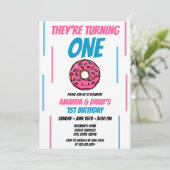 Cute Pink en Blue Donut Twin Joint 1st Birthday Kaart (Staand voorkant)