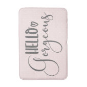 Cute Pink en White Spot Hallo Prachtige Typografie Badmat (Voorkant Verticaal)