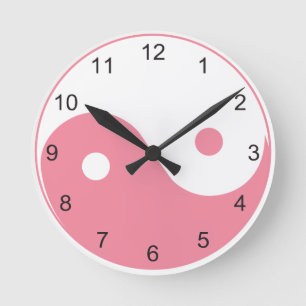 Cute Pink en White Yin en Yang Symbol Ronde Klok