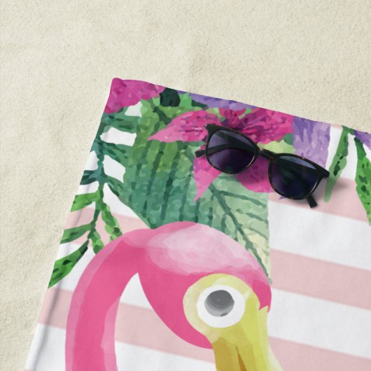 Cute Pink Flamingo Palm Leaves Strandlaken (In situ)