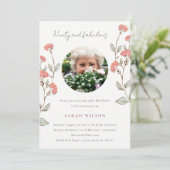 Cute Pink Flower Wreath Foto 90th Birthday Invite Bedankkaart (Staand voorkant)