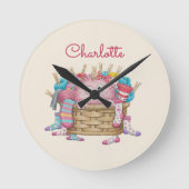 Cute Pink Fluffy Sock Monster Kids Design Ronde Klok (Voorkant)