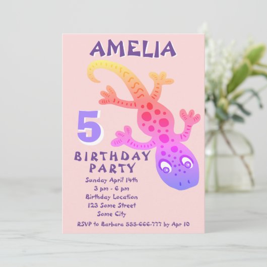 Cute Pink Gecko Lizard Girls Birthday Party Invita Kaart (Staand voorkant)