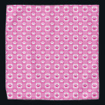Cute Pink Gingham met Paw Prints Bandana<br><div class="desc">Pamper uw huisdier met deze tijdloze roze gingham met poten gepatterde bandana!</div>