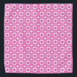 Cute Pink Gingham met Paw Prints Bandana<br><div class="desc">Pamper uw huisdier met deze tijdloze roze gingham met poten gepatterde bandana!</div>