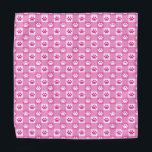 Cute Pink Gingham met Paw Prints Bandana<br><div class="desc">Pamper uw huisdier met deze tijdloze roze gingham met poten gepatterde bandana!</div>