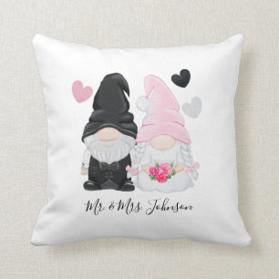 Cute Pink Gnome Bride and Groom Wedding Kussen