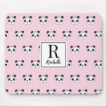 Cute Pink Panda Girly, gepersonaliseerd Muismat<br><div class="desc">Een schattig roze panda-patroon versiert dit muispad. Pas het aan om het zelf te maken! Ontworpen voor jou door Blackberry Boulevard.</div>