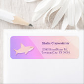 Cute Pink Shark Paars Etiket (Insitu)