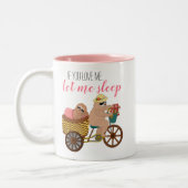 Cute Pink Sloth Cartoon Funny Sleep Quote Tweekleurige Koffiemok (Links)