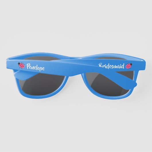 Cute Pink Spotted Ladybug Bridesmaid met naam Zonnebrillen (Achterkant)
