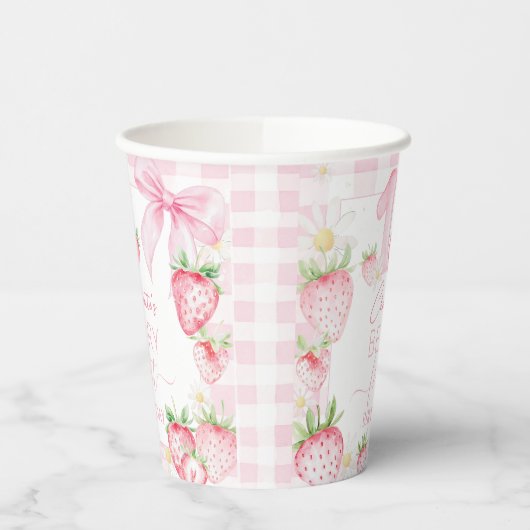 Cute Pink Strawberries Berry First 1st Birthday Papieren Bekers (Links)
