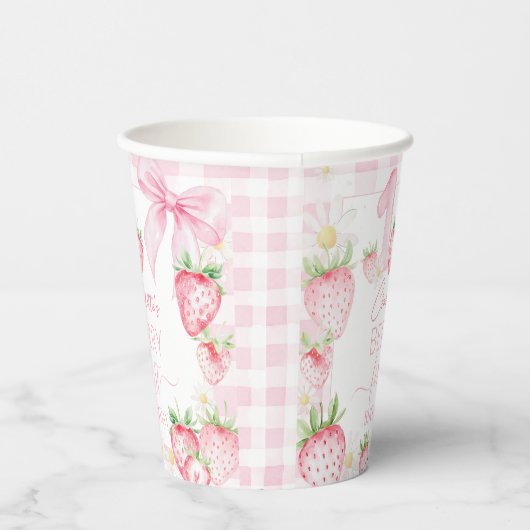 Cute Pink Strawberries Berry First 1st Birthday Papieren Bekers (Rechts)