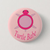 Cute Pink Turtle Babe Button (Voorkant)