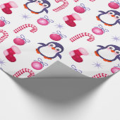 Cute Pink & White Kerstpatroon met pinguïns Cadeaupapier (Hoek)