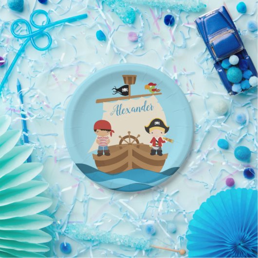 Cute Pirate Boys & Big Ship Custom Name Papieren Bordje (Feest)