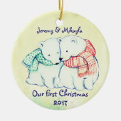 Cute Polar Beren in Scarves "Our First Kerstmis" Keramisch Ornament (Voorkant)