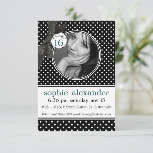 Cute Polkadot Pattern Sweet 16 Party Kaart (Staand voorkant)