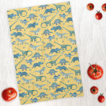 Cute Prehistorische Dinosaur Pattern Yellow Theedoek<br><div class="desc">Veel blauwe dinosaurussen,  Tyrannosaurus rex,  Spinosaurus,  Stegosaurus,  Diplodocus en Triceratops op een gele achtergrond.</div>