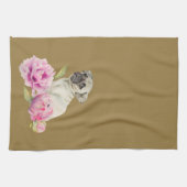 Cute Pug Dog en Peony Flowers Illustration Theedoek (Horizontaal)