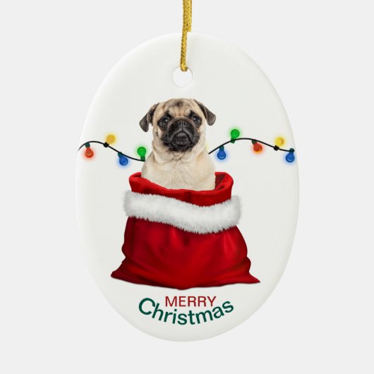Cute Pug Dog in Holiday Gift Bag Keramisch Ornament (Voorkant)