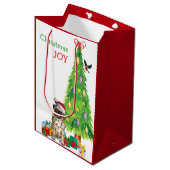 Cute Pug Dog Santa Hat en kerstboom Medium Cadeauzakje (Voorkant Gekanteld)