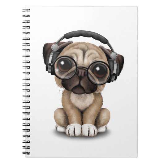  Cute Pug Puppy Dj met hoofdtelefoon Notitieboek (Voorkant)